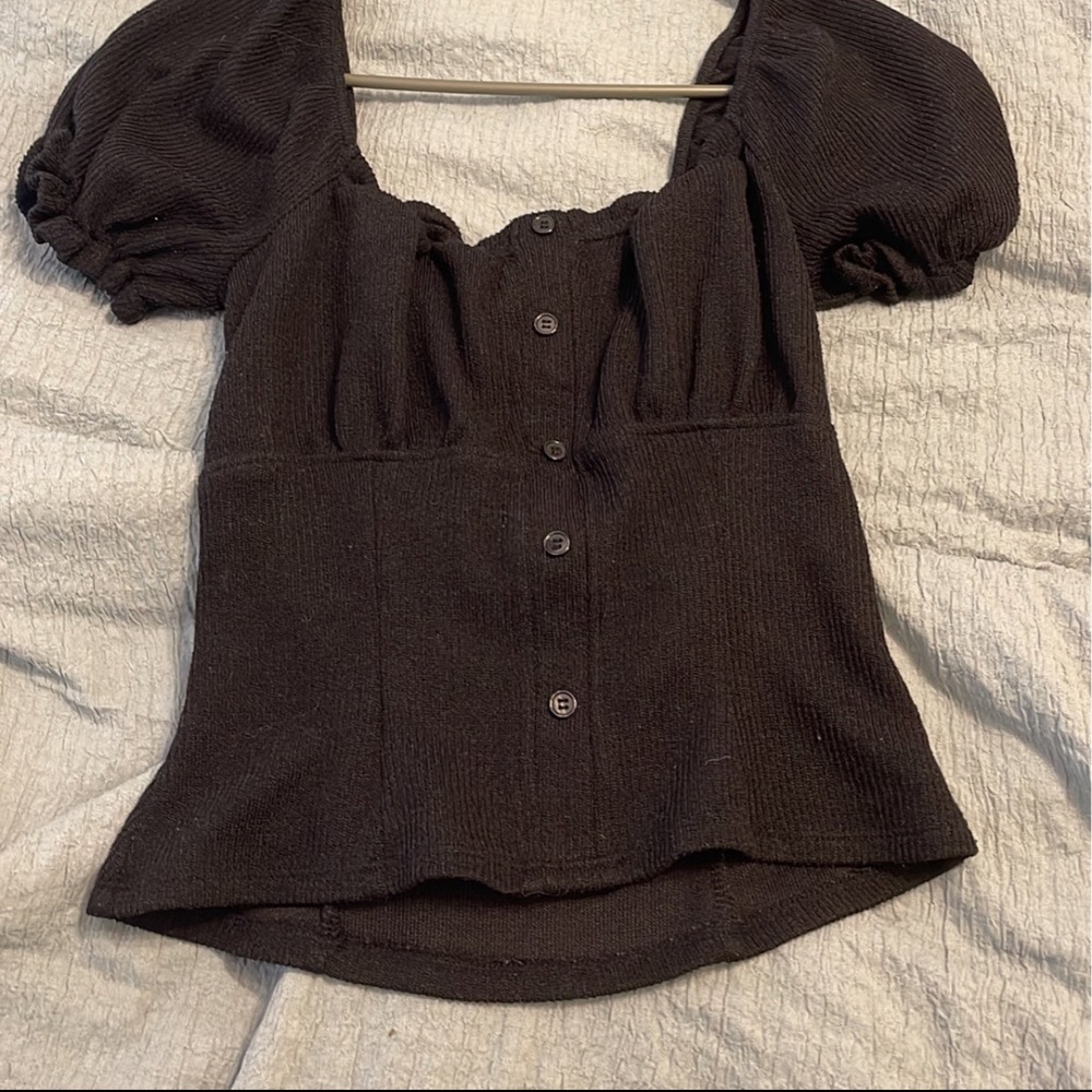 black off the shoulder crop